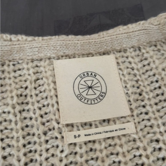 Urban outfitters oversized knitted sweater - Picture 3 of 3